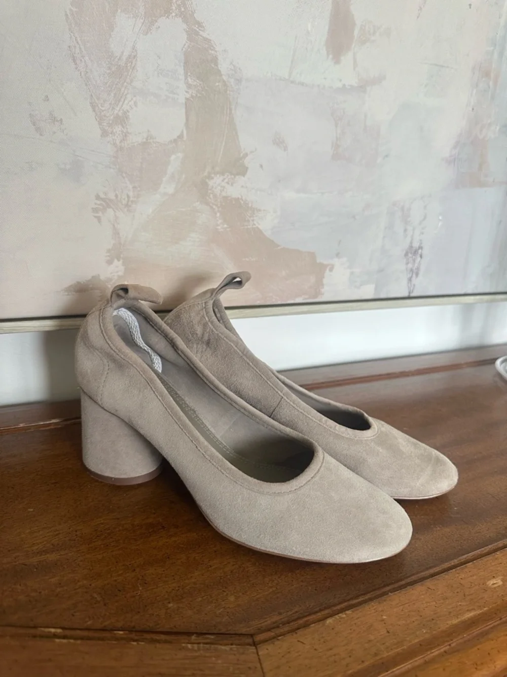 Tory Burch Suede Block Heel Pumps Taupe Size 7M EUC